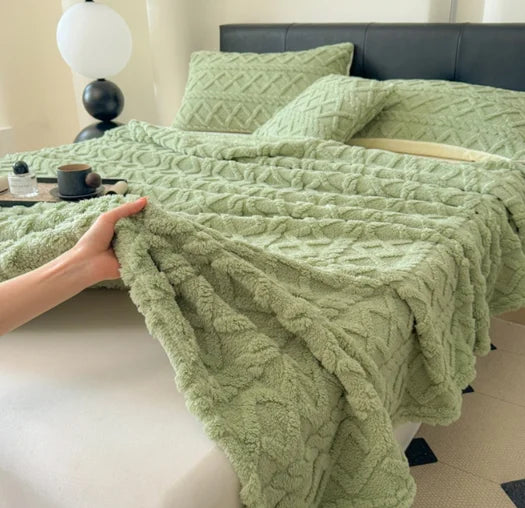 1pc Tower Hibiscus Solid color blanket Comfortable skin friendly soft blanket machine washable high cost effective for bedroom